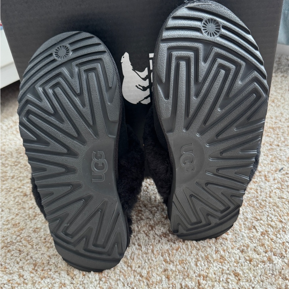 Ugg Slippers - image 6